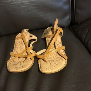 Elegant Tan Sandals